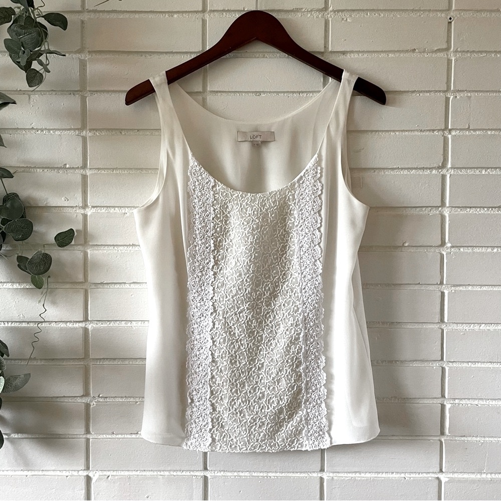 Ann Taylor LOFT White Lace Sleeveless Blouse - M